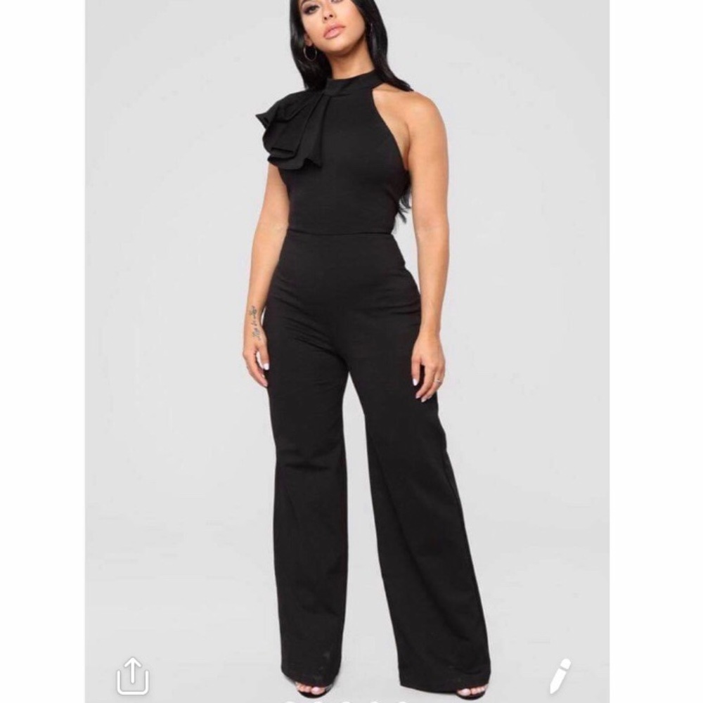 Black fashion nova jumpsuit